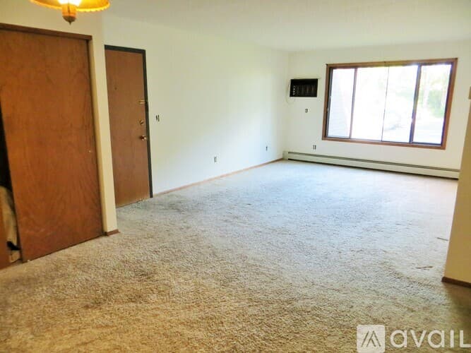 Minneapolis Apartment: 11800 Eldorado Street Northwest