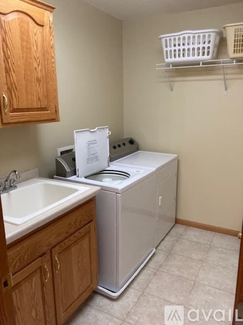 North Mankato Townhome: 2103 Linden Trail