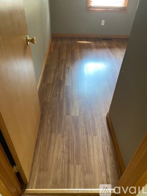 Cedar Lake House: 14218 Windsor St