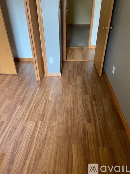 Cedar Lake House: 14218 Windsor St