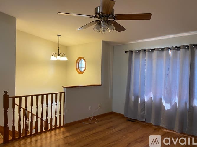 Cedar Lake House: 14218 Windsor St