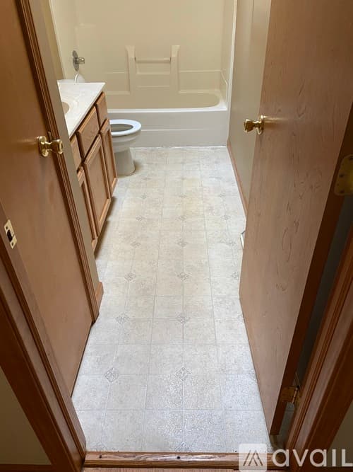 Cedar Lake House: 14218 Windsor St
