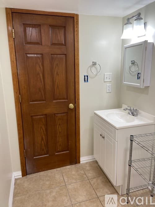 Cedar Lake House: 14218 Windsor St