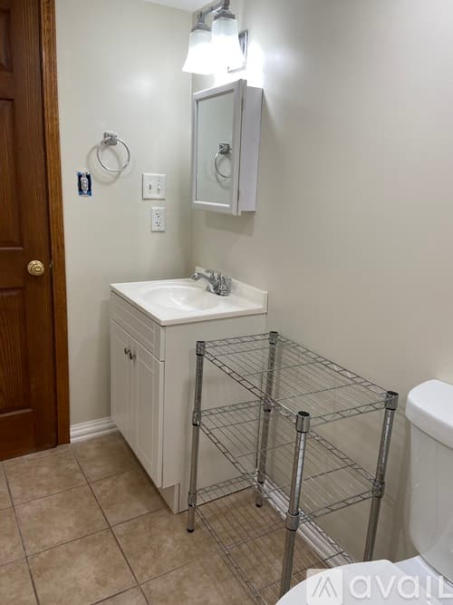 Cedar Lake House: 14218 Windsor St