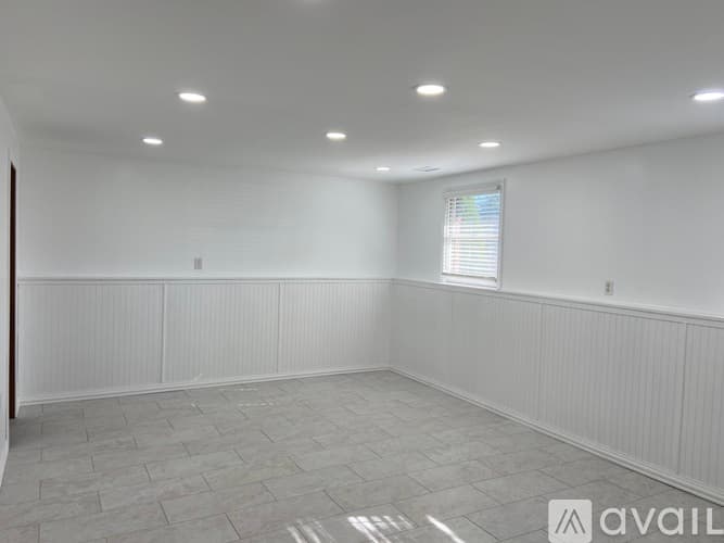 Cedar Lake House: 14218 Windsor St