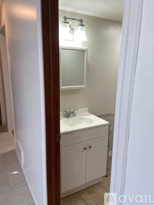 Cedar Lake House: 14218 Windsor St