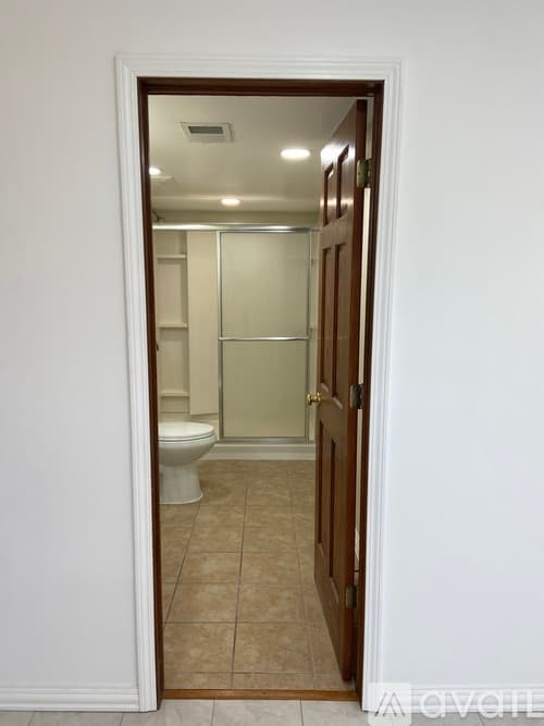 Cedar Lake House: 14218 Windsor St