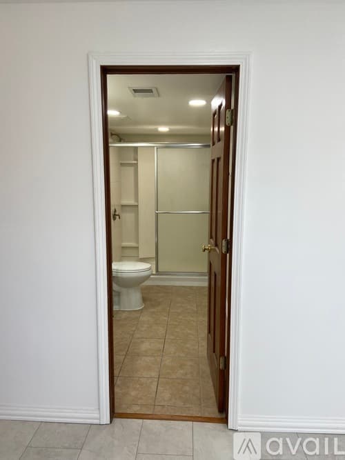 Cedar Lake House: 14218 Windsor St