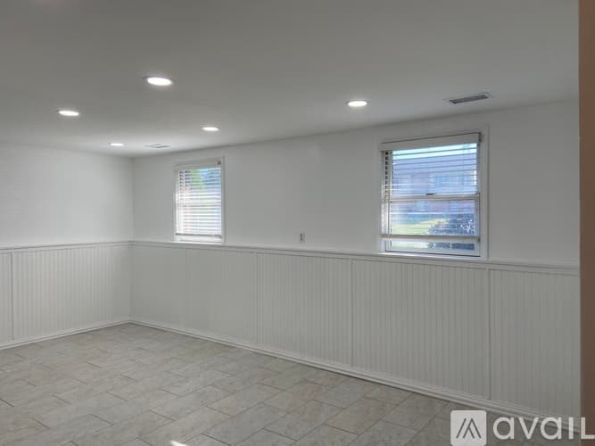 Cedar Lake House: 14218 Windsor St