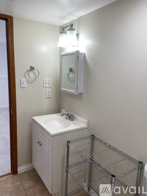 Cedar Lake House: 14218 Windsor St