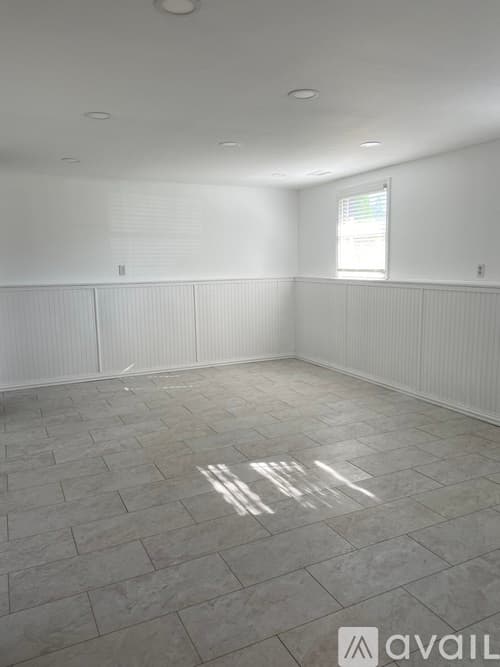 Cedar Lake House: 14218 Windsor St