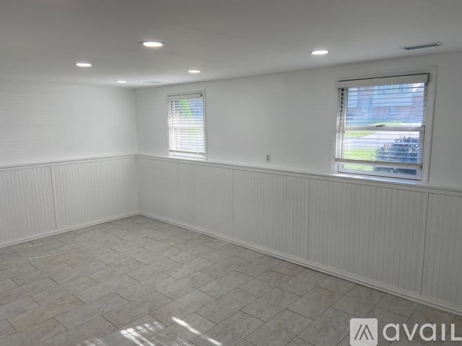 Cedar Lake House: 14218 Windsor St