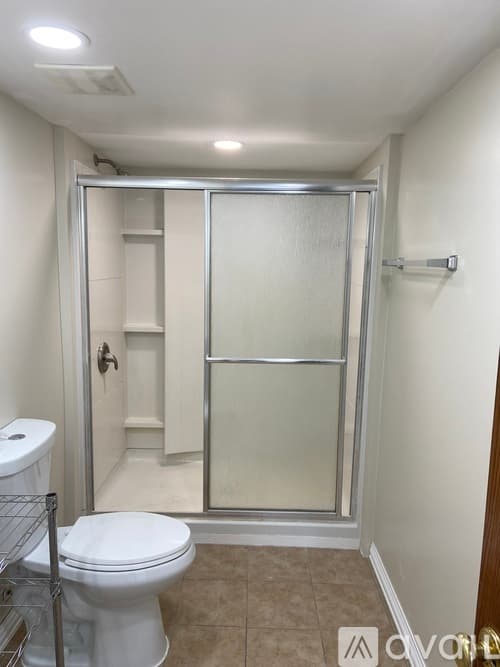 Cedar Lake House: 14218 Windsor St