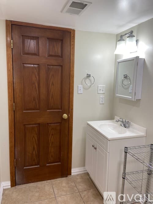 Cedar Lake House: 14218 Windsor St