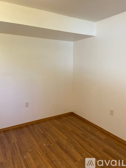 Cedar Lake House: 14218 Windsor St