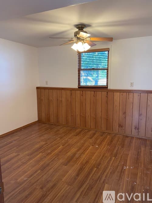 Cedar Lake House: 14218 Windsor St