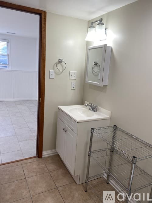 Cedar Lake House: 14218 Windsor St
