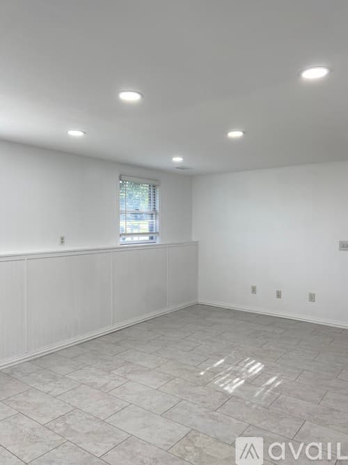 Cedar Lake House: 14218 Windsor St