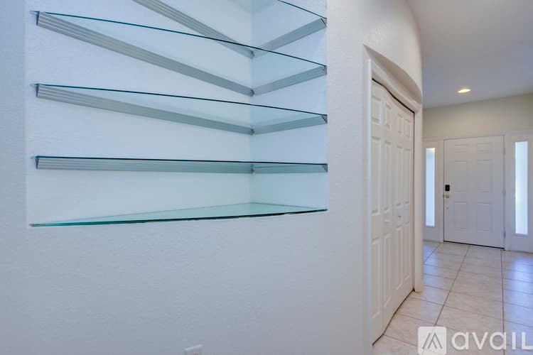 Clearwater House: 1816 Bayshore Way