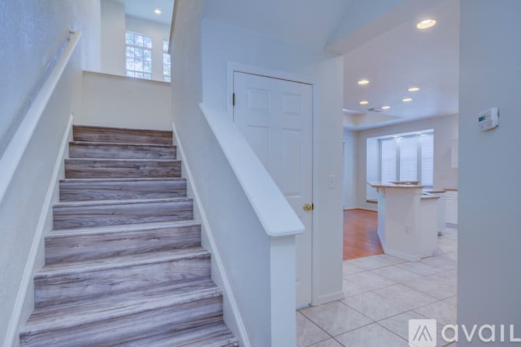 Clearwater House: 1816 Bayshore Way