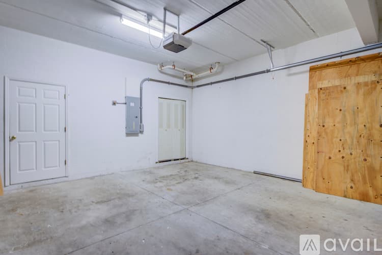 Clearwater House: 1816 Bayshore Way