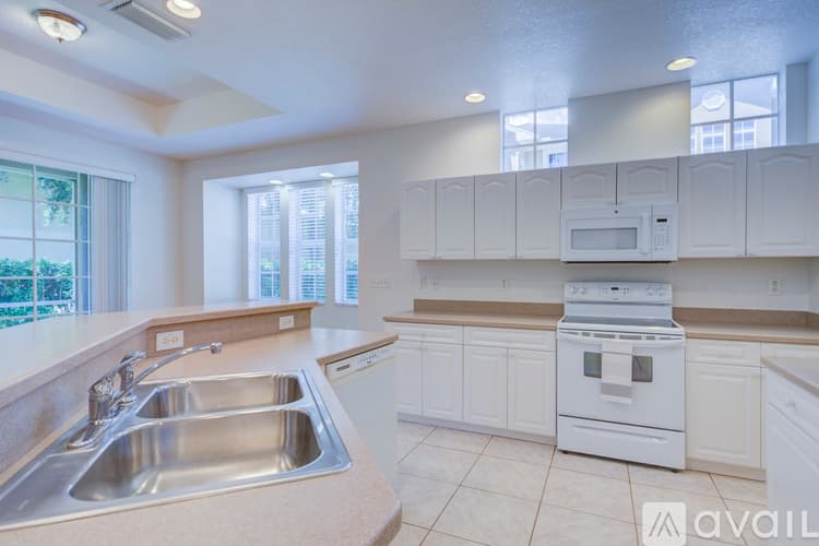 Clearwater House: 1816 Bayshore Way