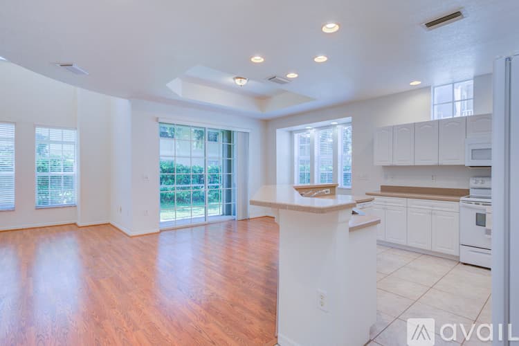 Clearwater House: 1816 Bayshore Way