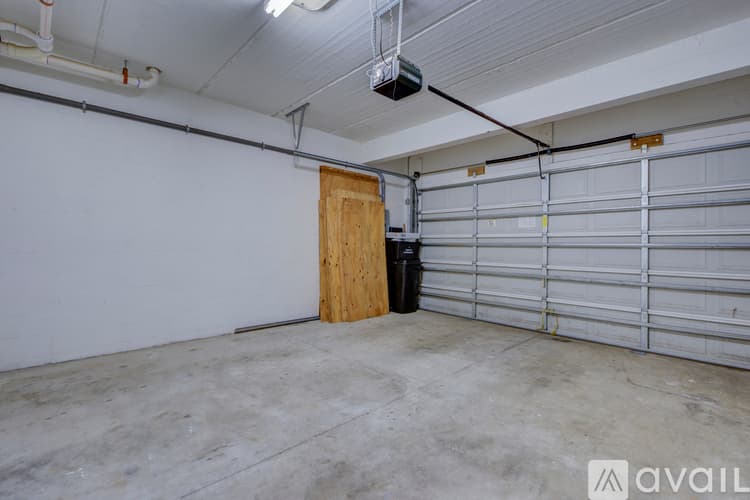 Clearwater House: 1816 Bayshore Way
