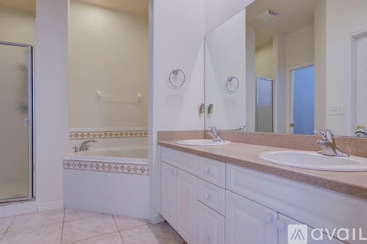 Clearwater House: 1816 Bayshore Way