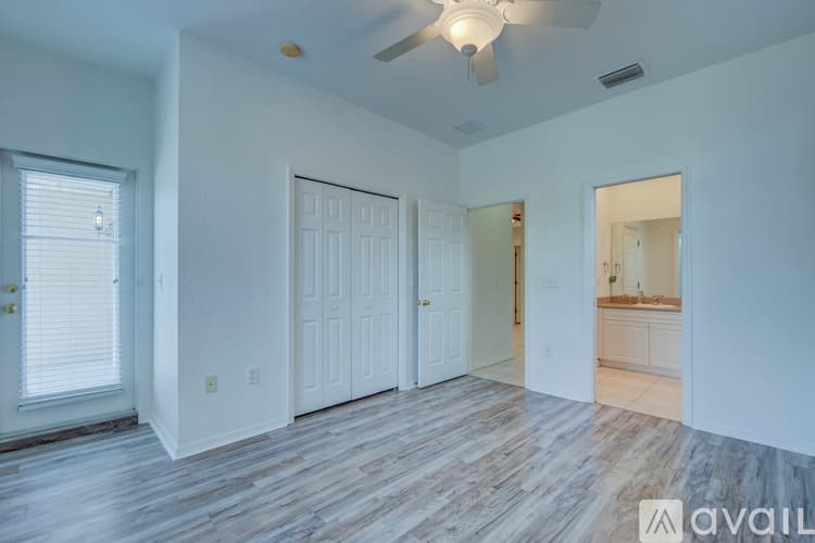 Clearwater House: 1816 Bayshore Way