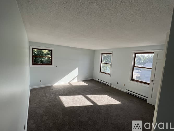 Woburn Apartment: 26 28 Garfield Ave