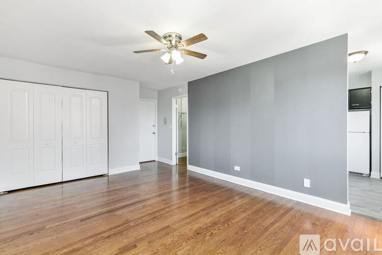 Chicago Apartment: 6021 N Winthrop Ave