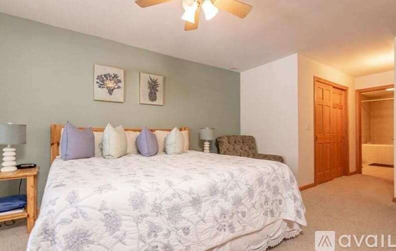 Arkdale Condo: 1833 4 E 20th Ct Unit 1804