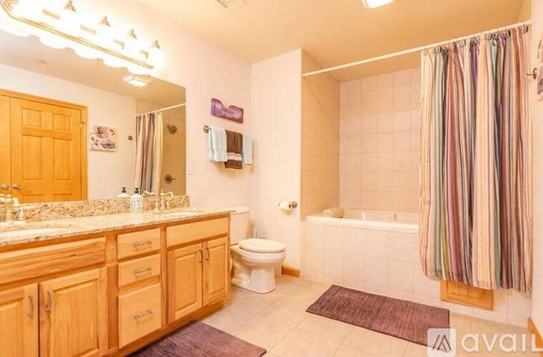 Arkdale Condo: 1833 4 E 20th Ct Unit 1804