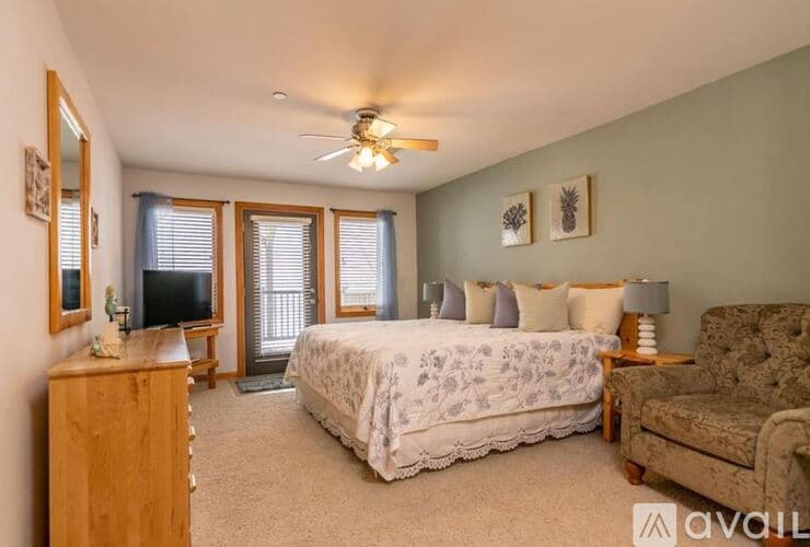 Arkdale Condo: 1833 4 E 20th Ct Unit 1804