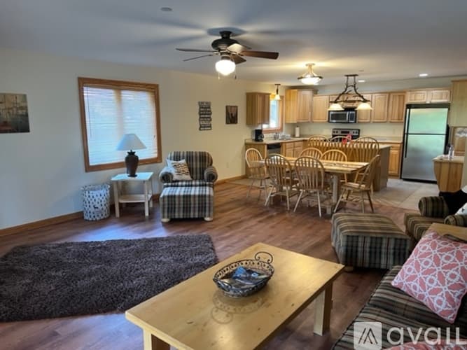 Arkdale Apartment: 1828 6 Parkland Dr