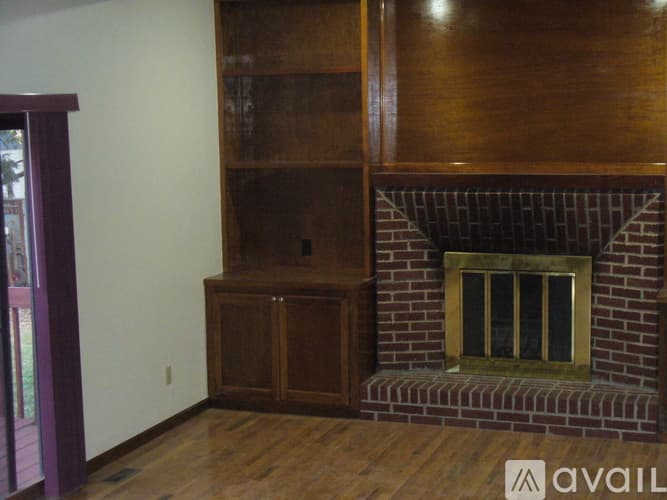 Dublin House: 2105 Selbourne Ct