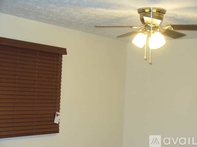 Dublin House: 2105 Selbourne Ct