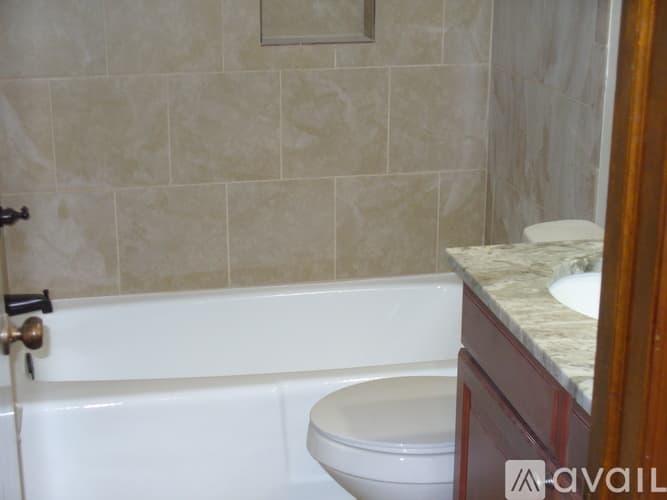 Dublin House: 2105 Selbourne Ct