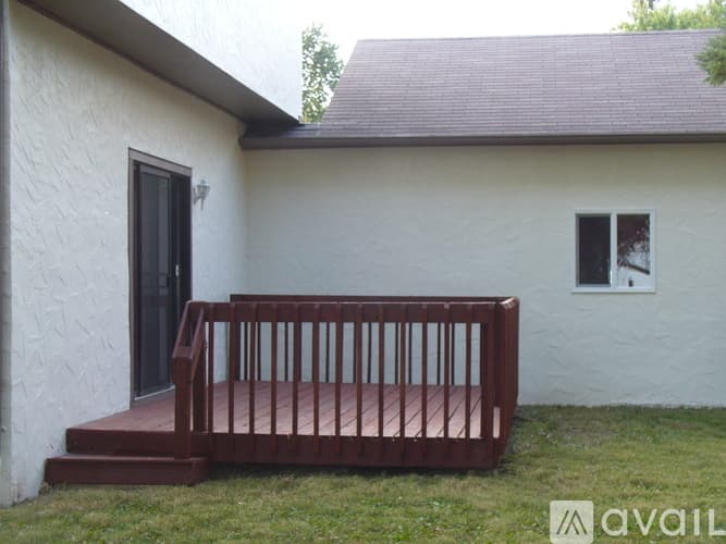 Dublin House: 2105 Selbourne Ct