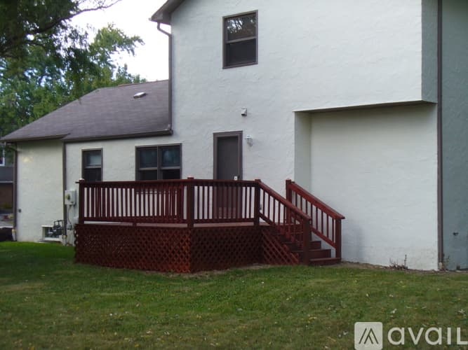 Dublin House: 2105 Selbourne Ct