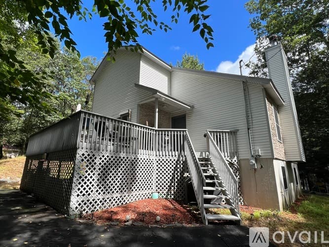 Dingmans Ferry House: 368 Wild Acres Dr