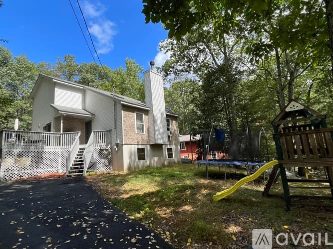 Dingmans Ferry House: 368 Wild Acres Dr