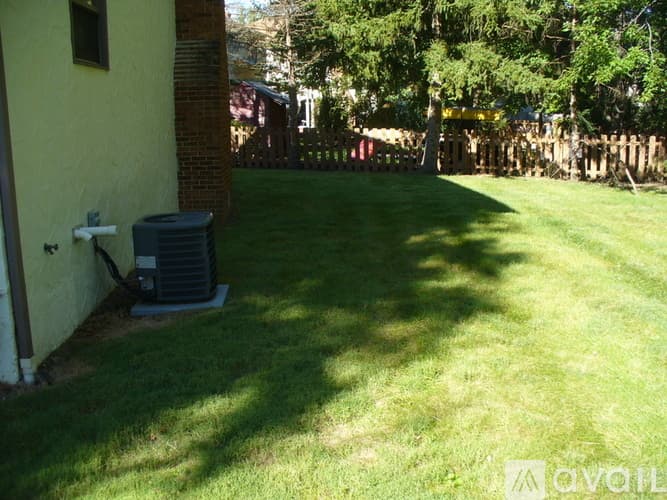 Dublin House: 2105 Selbourne Ct