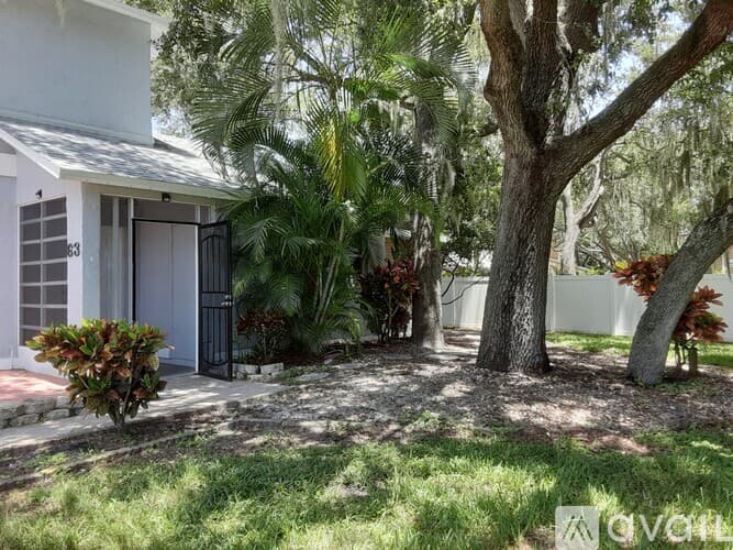 Oldsmar House: 63 Emerald Bay Dr
