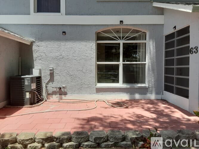 Oldsmar House: 63 Emerald Bay Dr