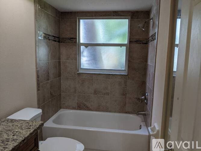 Oldsmar House: 63 Emerald Bay Dr