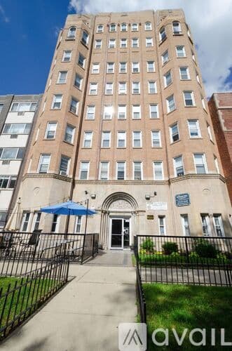 Chicago Apartment: 5860 N Kenmore Ave