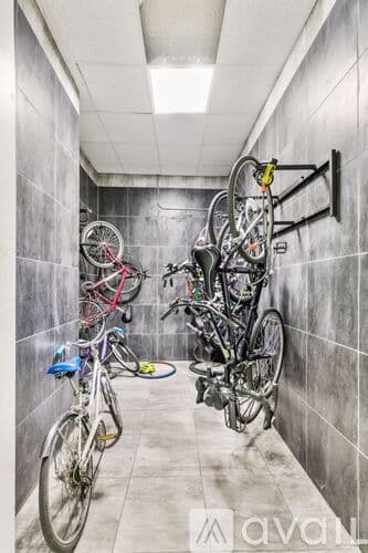 Chicago Apartment: 5860 N Kenmore Ave