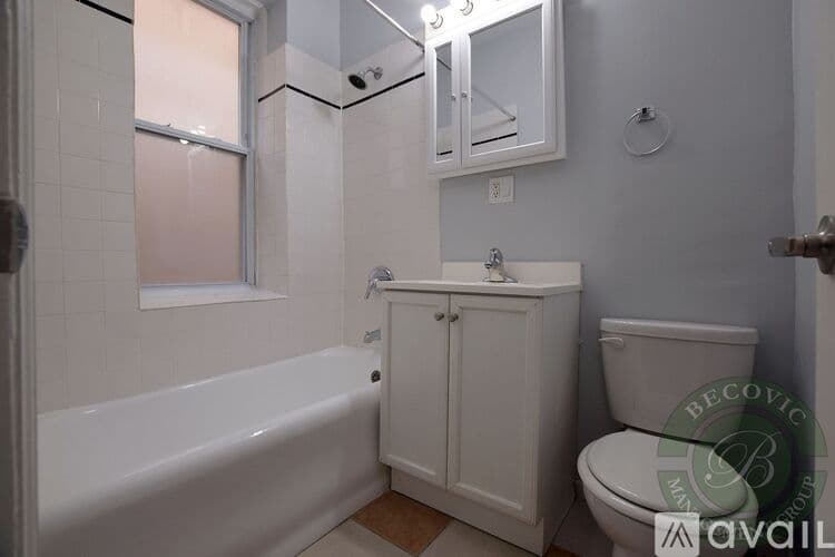 Chicago Apartment: 5860 N Kenmore Ave